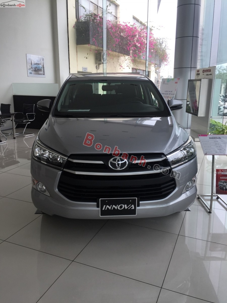 Xe Toyota Innova 2.0G 2020